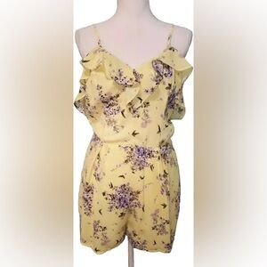 Gianni Bini XS Yellow Floral Print Ruffles Romper Shorts with pockets